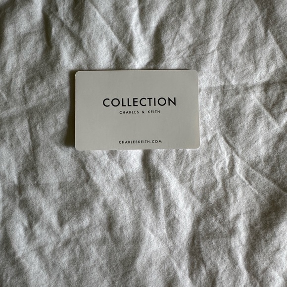 Charles & Keith Black Gabine Leather Saddle Bag - Picture 3 of 7